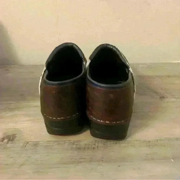Dansko Professional Clog in Antique Oiled Brown Size 39 (8.5-9) - Picture 4 of 9